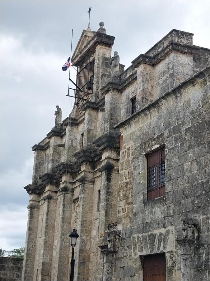 Hotel El Conde De Atrini Santo Domingo Exterior foto